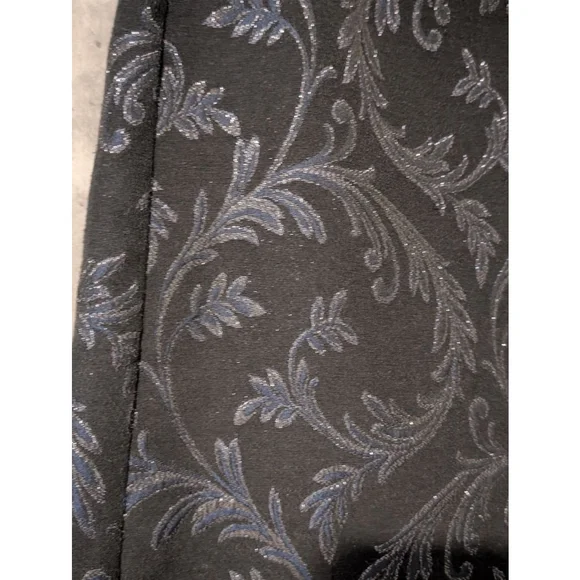 Women's LOFT Skirt Size 4 Black Blue Floral - Picture 2 of 9